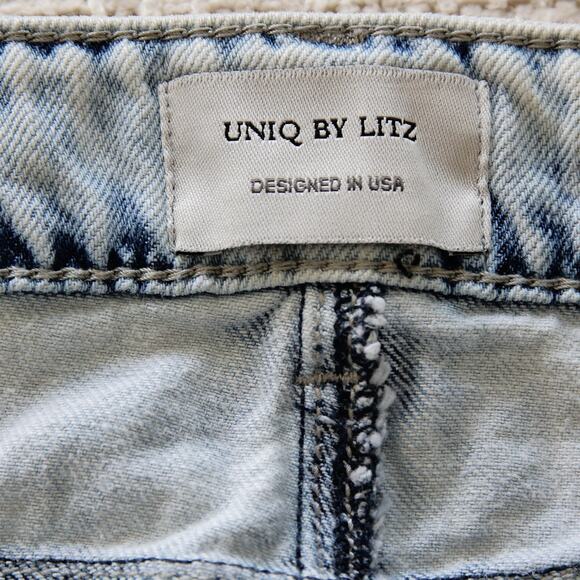 Uniq by Litz Rocker Distressed Wide Leg Acid Wash Jeans size 29 - Picture 4 of 6